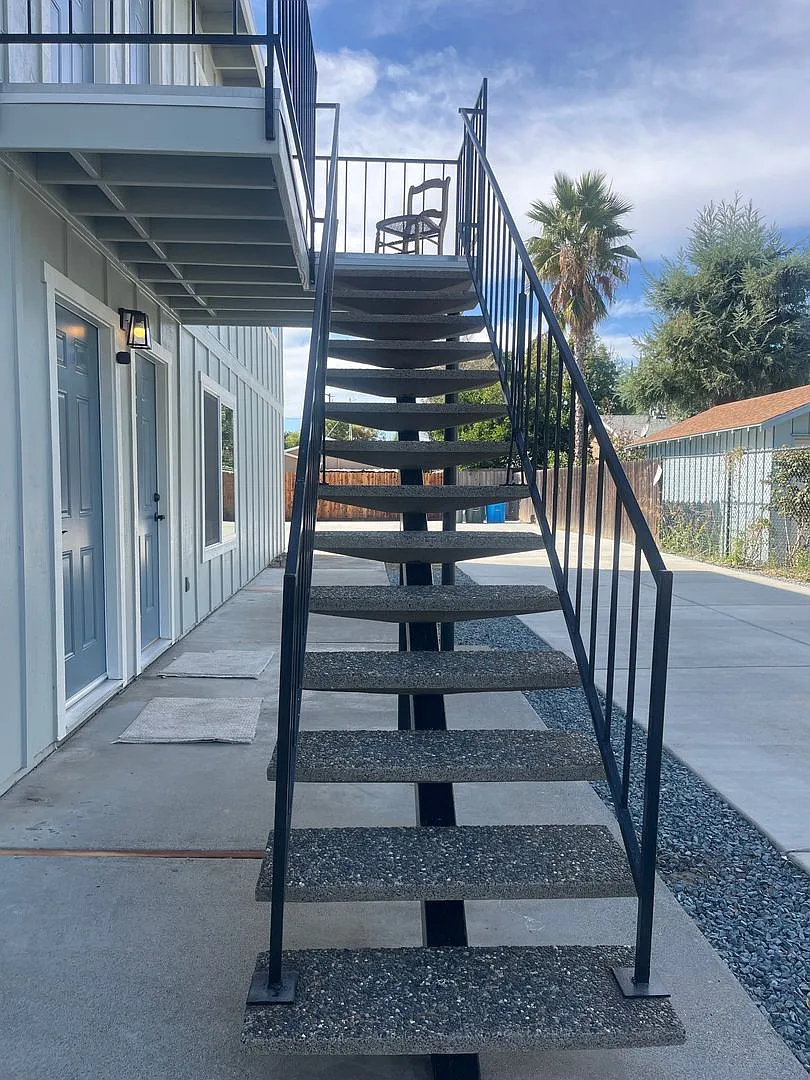 Don't miss out - Newly Remodeled upgraded Apartments — Photo 4