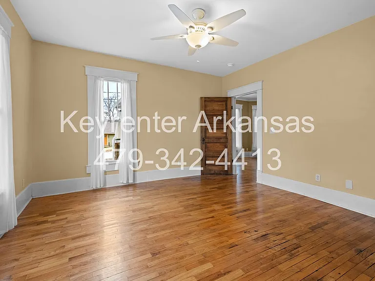 224 S Church Ave — Photo 16