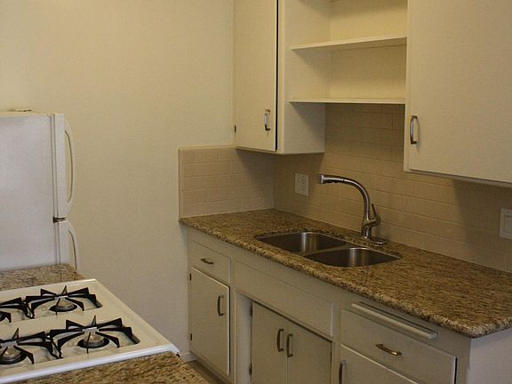 4th image of 1112 9th St APT 1
