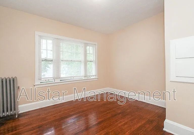 2100 Cottage Grove Dr — Photo 6