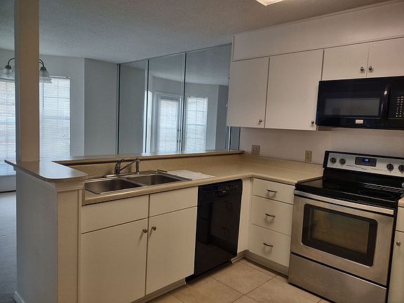 3rd image of 5051 Grande Dr APT D3
