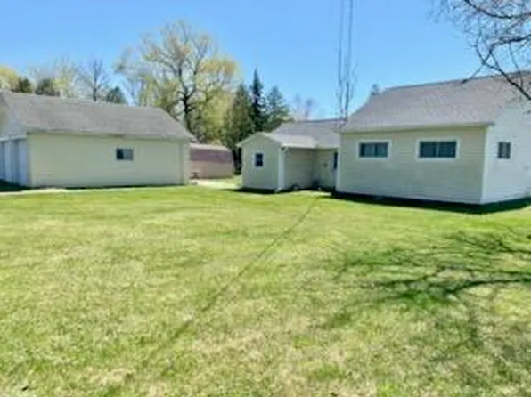 800 Holiday Inn Rd, Hubbard Lake, MI 49747