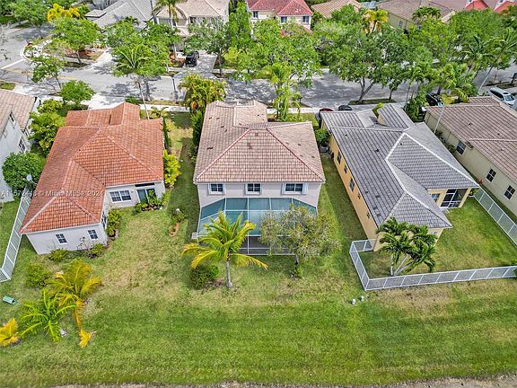 5th image of 635 Vista Meadows Dr