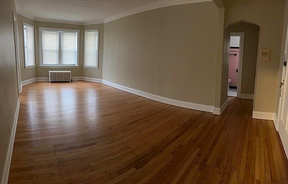 3rd image of 6217 N Artesian Ave APT 1E