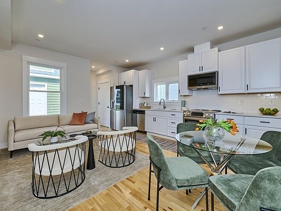 2nd image of 17 Macarthur St