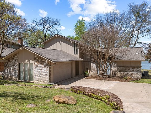 5th image of 670 Enchanted Isles Dr