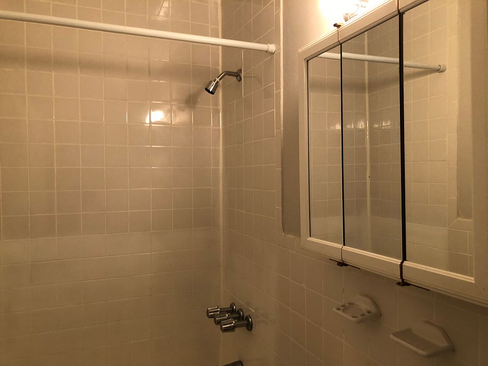 2nd image of 64 Newkirk St #4QQ
