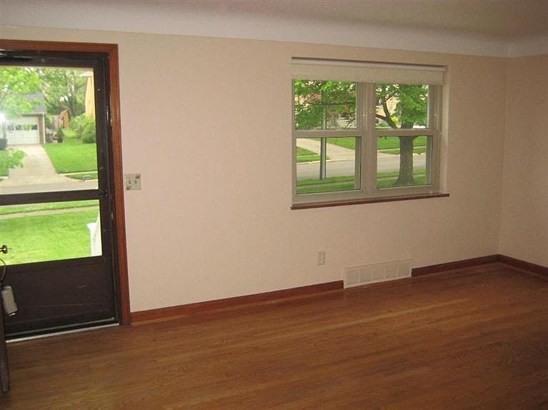 1st image of 3639 Whiteoak Dr