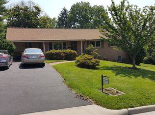 1307 Crestview Dr, Blacksburg, VA 24060