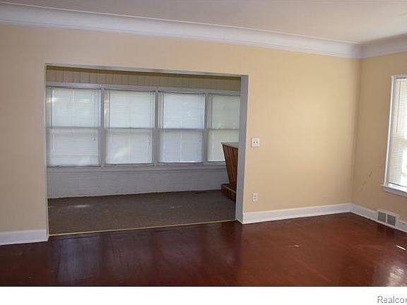 3rd image of 2254 Biddle Ave