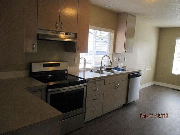 3rd image of 3008 NE 117th Ct