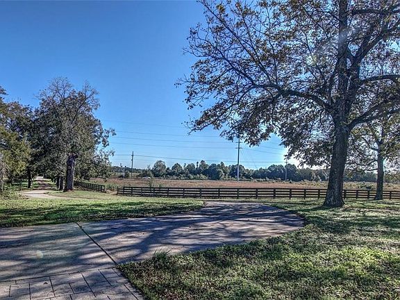 3rd image of 5073 Hightower Trl SE