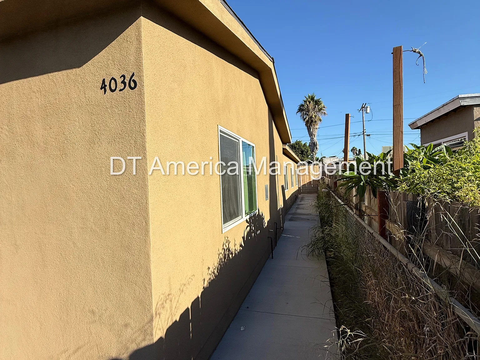 3 bed, 850 sqft, $2,600 — Photo 1