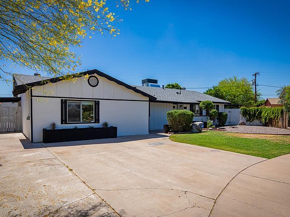 2nd image of 8211 E Pine Dr