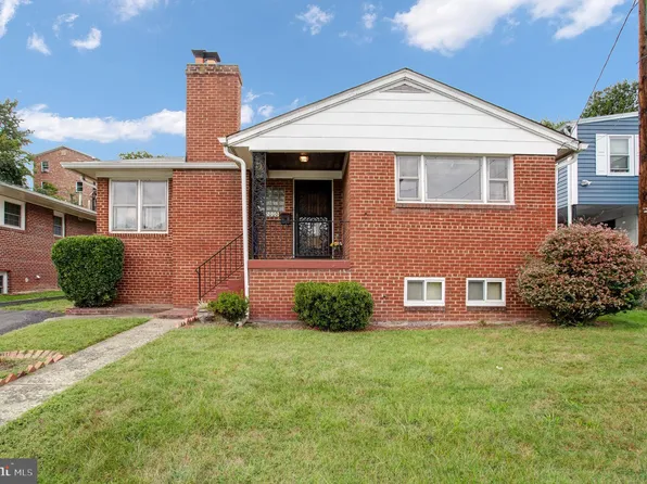 2010 S Kenmore St, Arlington, VA 22204
