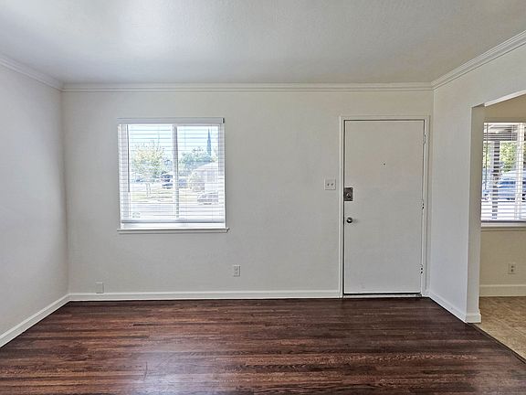 5th image of 1021 Hemlock St