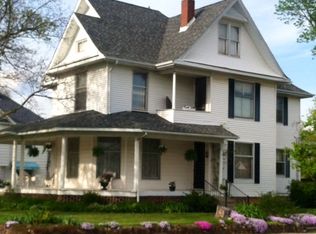 103 N Brooks St, Francesville, IN 47946