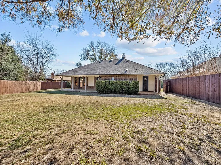 306 Dove Creek Trl — Photo 17