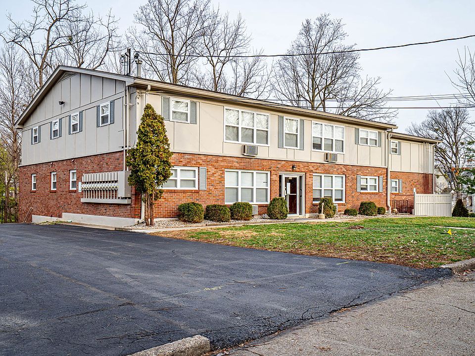 1st image of 404 Lindsay Ct APT 4