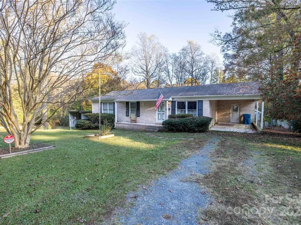 502 Perry St, Troy, NC 27371