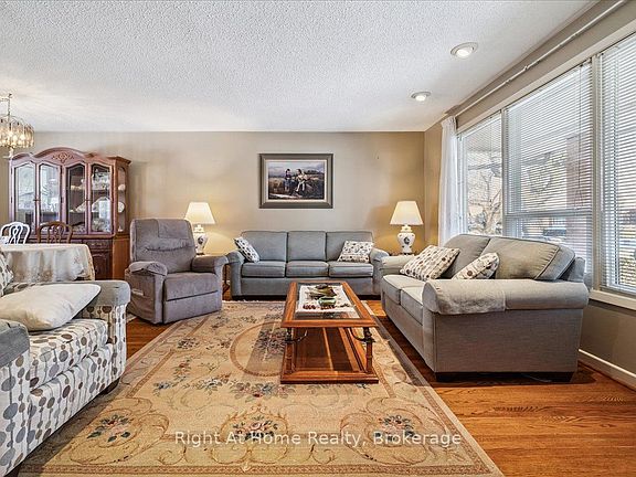 5th image of 251 Elmwood Rd
