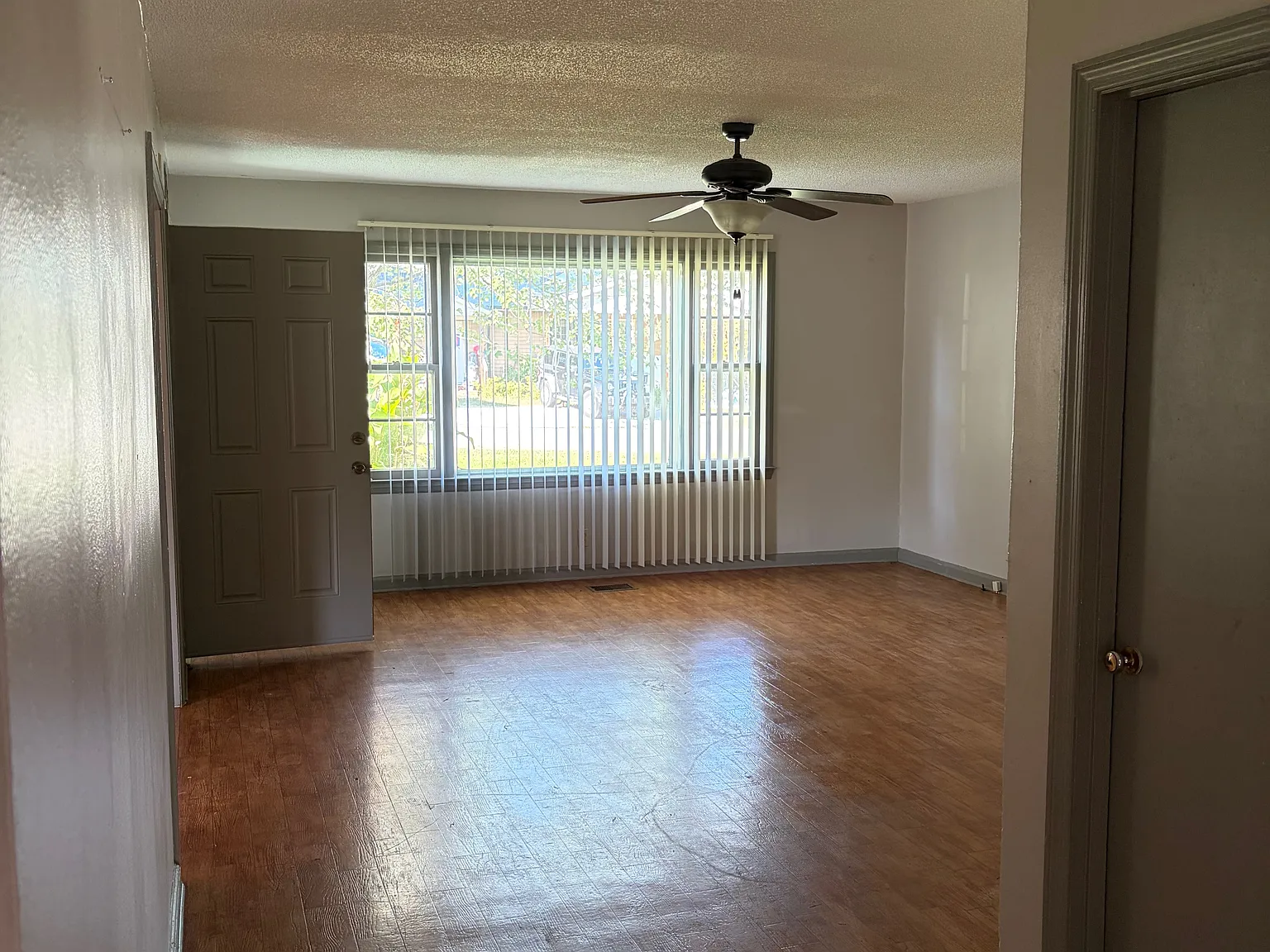 2 bed, 1100 sqft, $1,200 — Photo 3