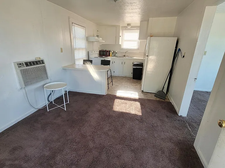 522 W Lee Ave #3 — Photo 2