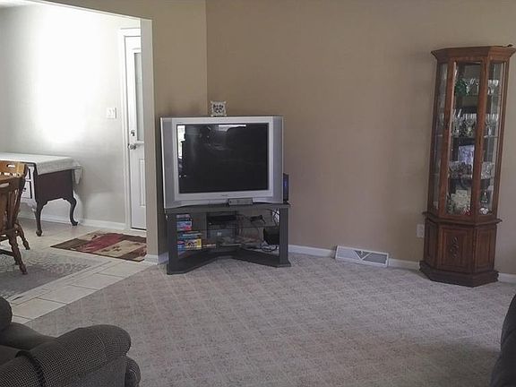 2nd image of 2321 Penny Ln