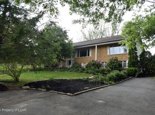 631 Fairview Rd, Clarks Summit, PA 18411