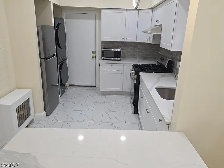 212 Park Ave — Photo 5