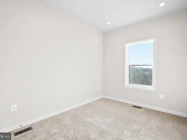 2520 Elvans Rd SE — Photo 19