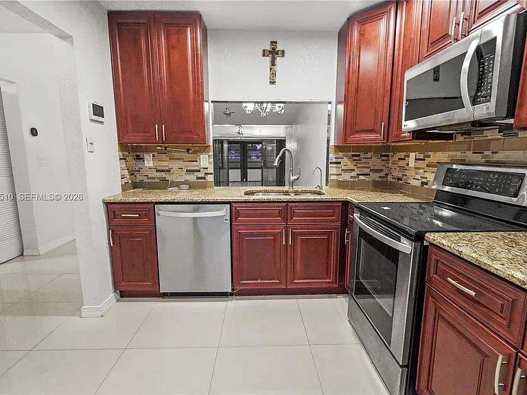 9311 Wedgewood Dr #A-19 — Photo 8