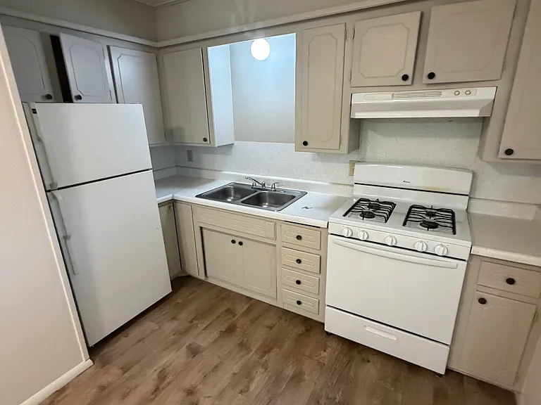 724 S Perkins Rd #3 — Photo 7