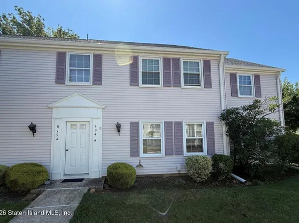 194 Madison Ln, Monroe Township, NJ 08831