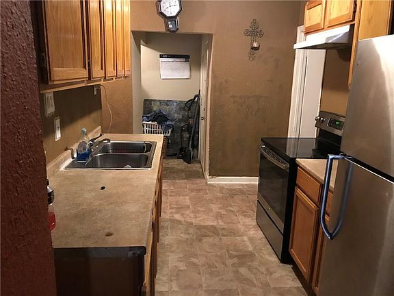 3rd image of 5421 Goodman Ave