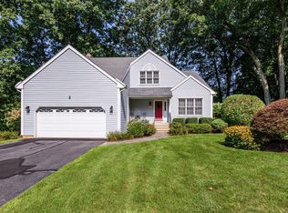 5 Village View Ln, Unionville, CT 06085
