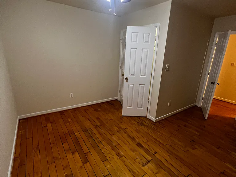 803 W Broad St #1 — Photo 27