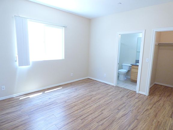 2nd image of 5241 Riverton Ave APT 2