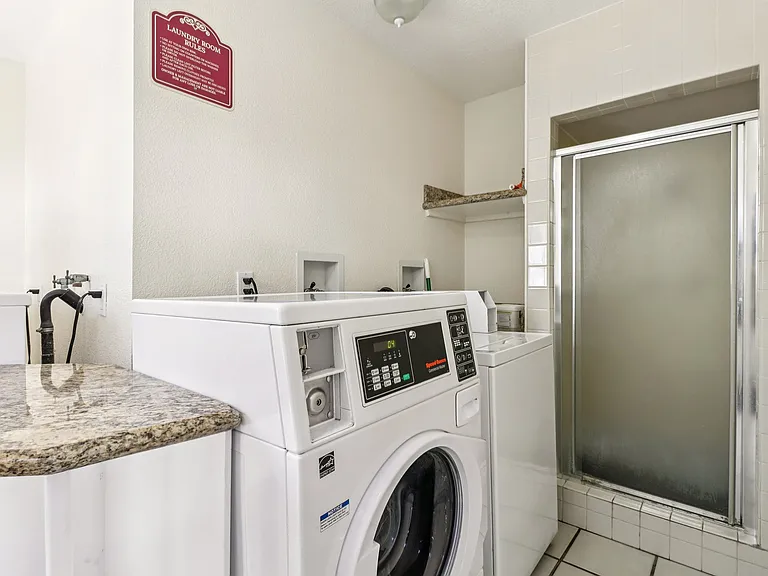 La Jollan Townhomes — Photo 30