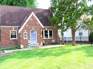 906 E Corrington Ave, Peoria, IL