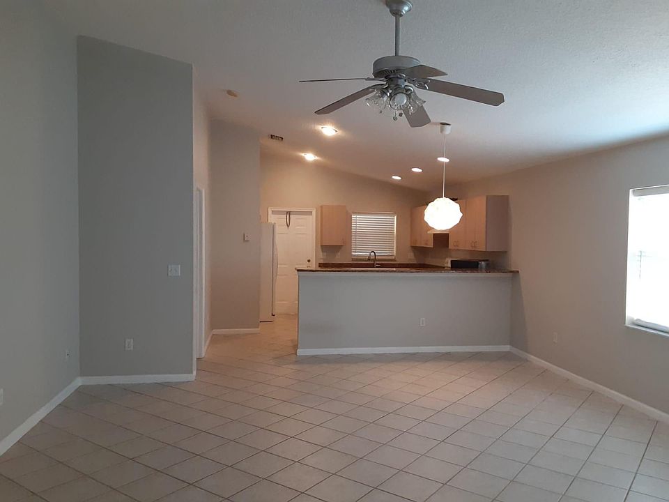 1st image of 5149 Woodland Dr