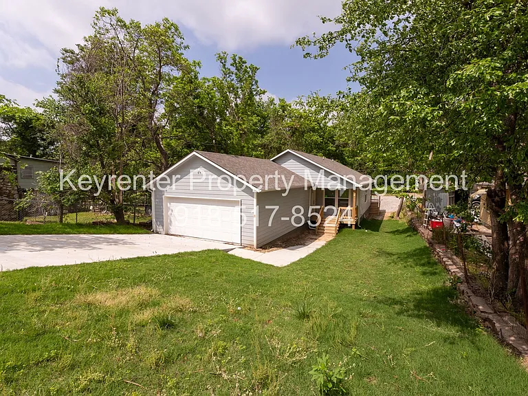 808 N Franklin Ave — Photo 4