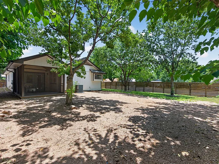 801 Kavanagh Dr — Photo 30