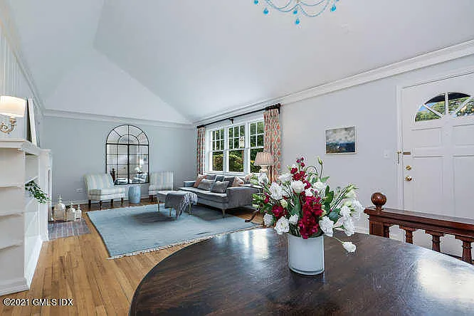 25 Arnold St — Photo 4