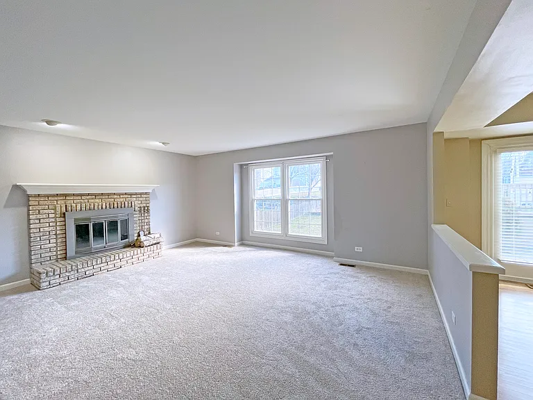 1528 E Bailey Rd — Photo 4