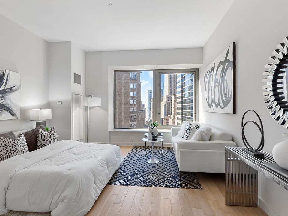 1st image of 75 Wall St #33I