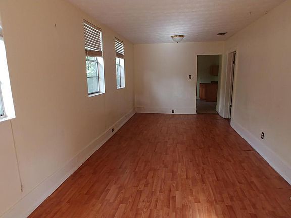 4th image of 5813 Christobel Ave