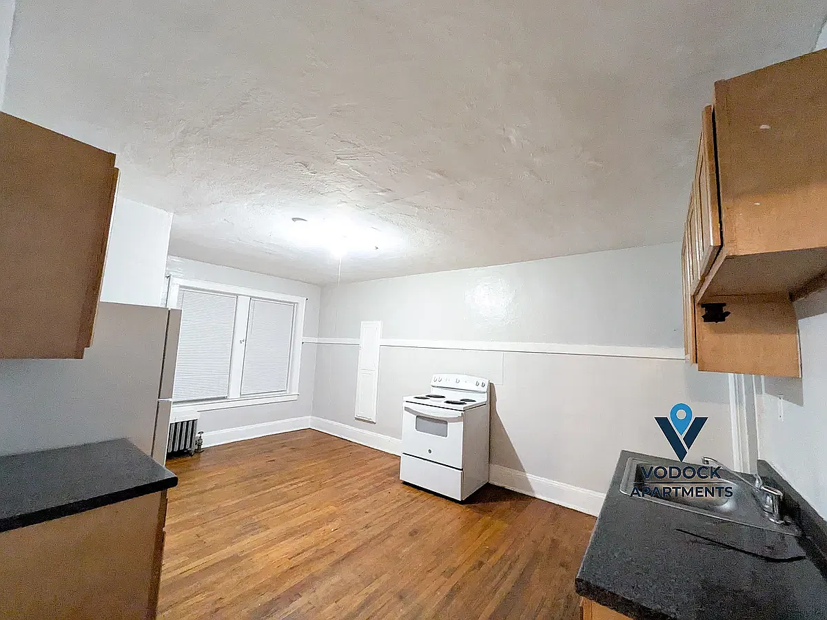 65 Belmont Ave — Photo 2