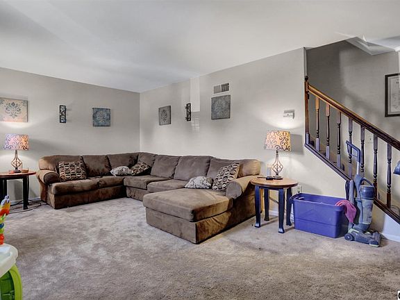2nd image of 1832 Mary Ln