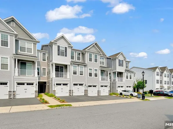 104 Sequoia Dr #1713, Cedar Grove, NJ 07009